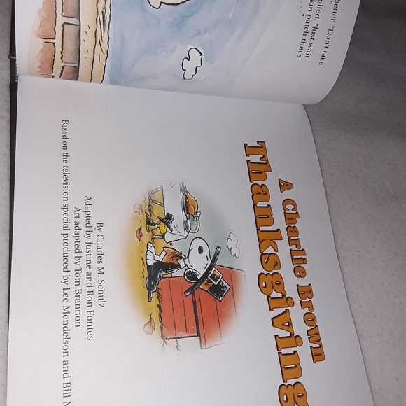 Peanuts Holidays Through The Years Five Classic Stories Hallmark Gift Books 2006 - Picture 8 of 12